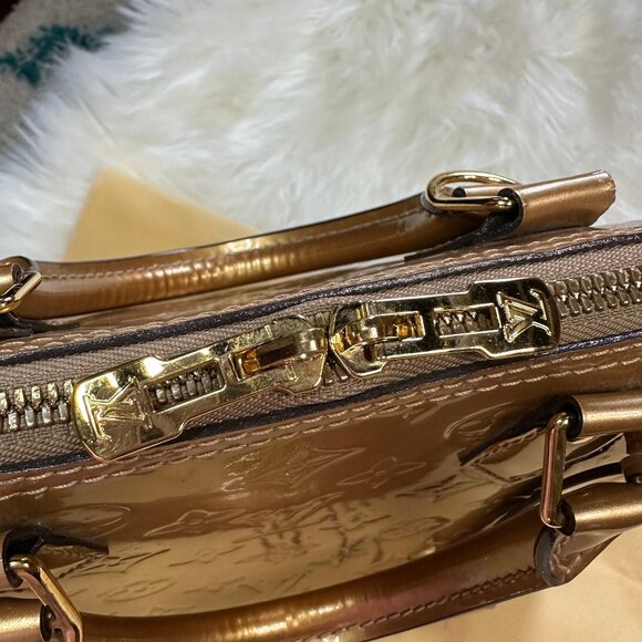 Authentic Louis Vuitton Alma PM Vernis Hand Bag - Picture 10 of 17